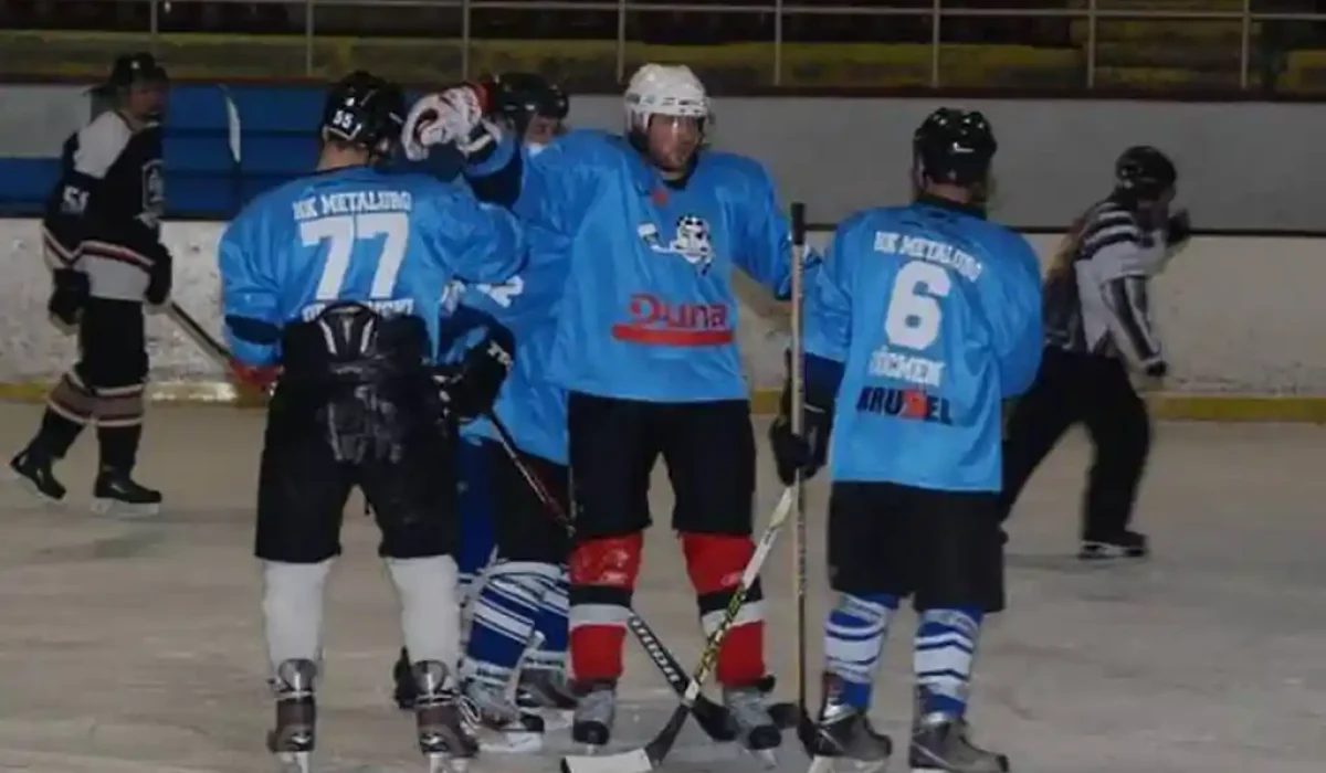 Hokej-Metalurg-bahl
